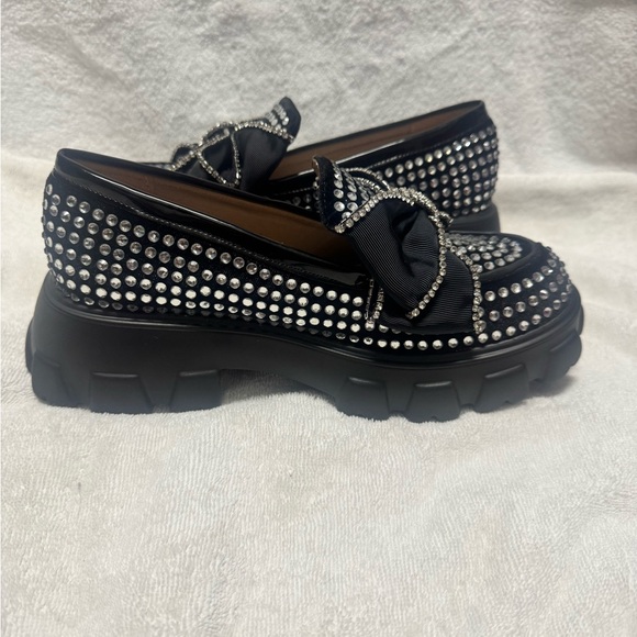 NWOT Betsey Johnson Black Loafers with Rhinestones & Bow Size 8 - Picture 4 of 11